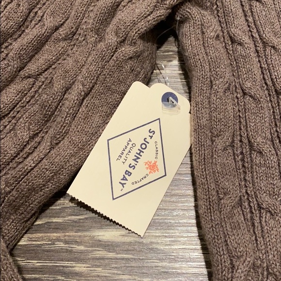 MEDIUM | Long Sleeve Brown Sweater - Picture 8 of 10